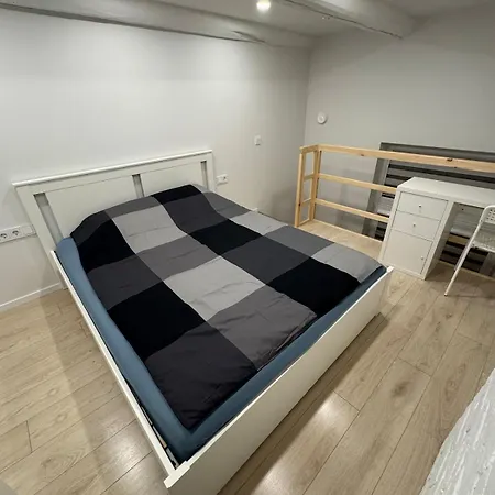 Peaceful Den With Glimpse - Second Apartament Wilno